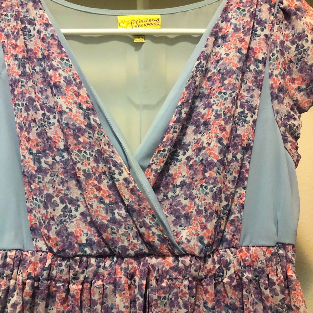 Spring dress - Picture 2 of 2